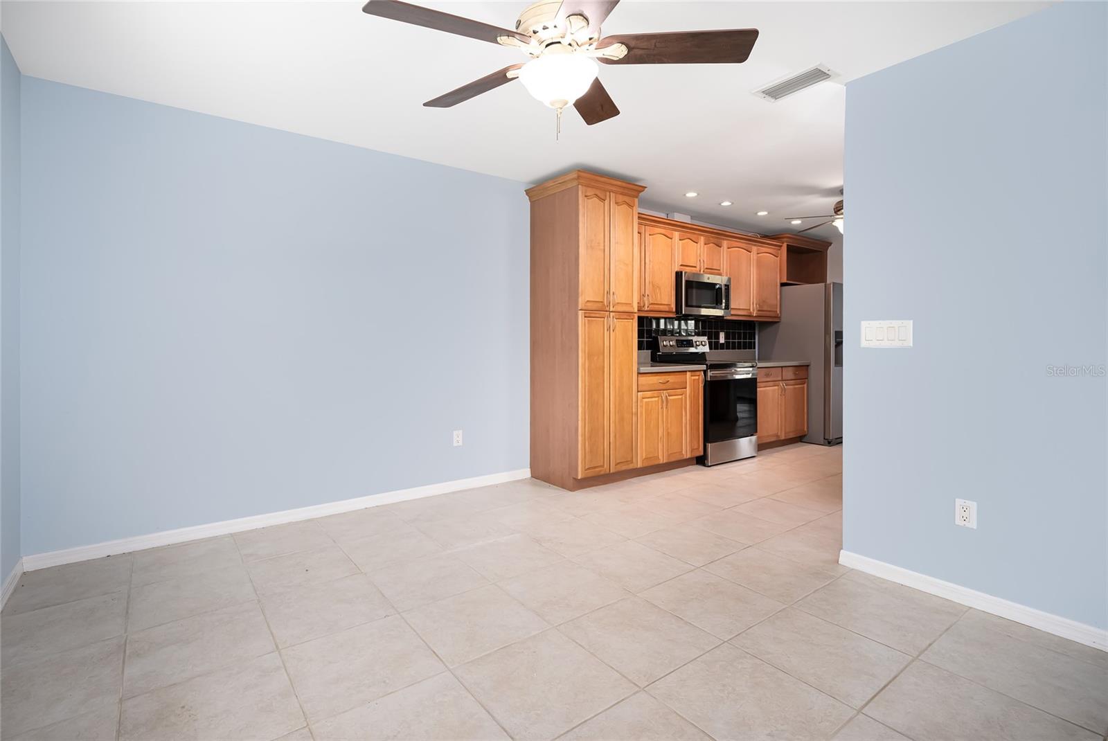 HOURGLASS LAKE ESTATES - Residential