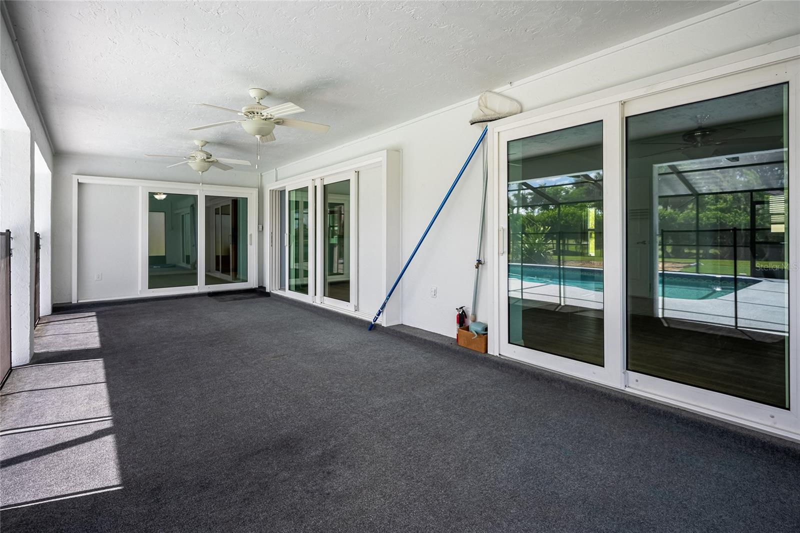 HOURGLASS LAKE ESTATES - Residential