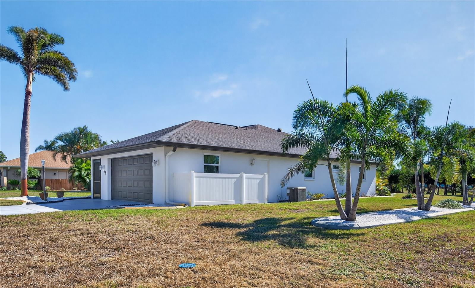 HOURGLASS LAKE ESTATES - Residential