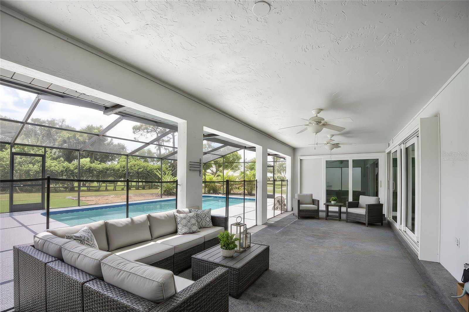 HOURGLASS LAKE ESTATES - Residential