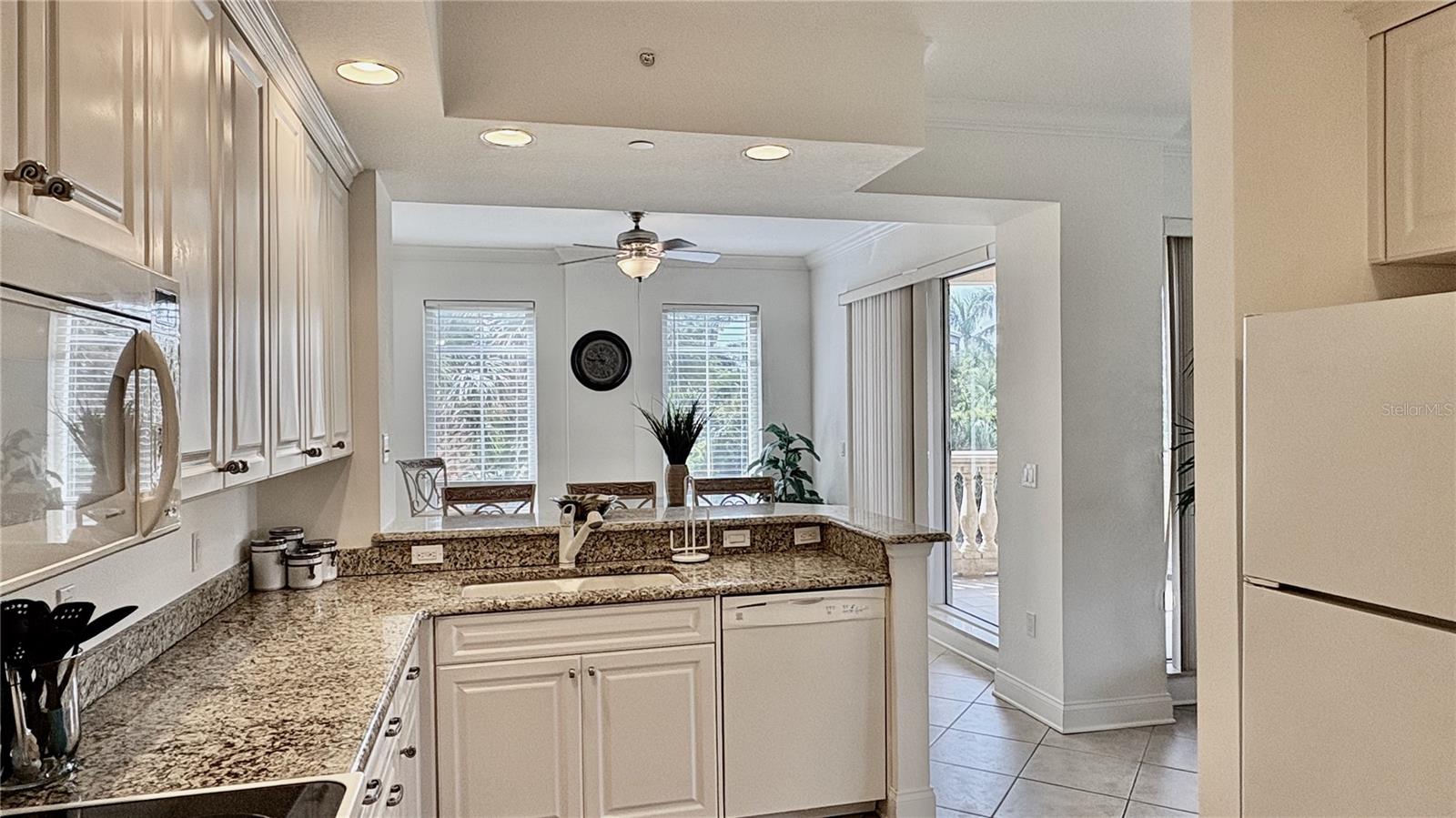 250 MINORCA BEACH WAY 206