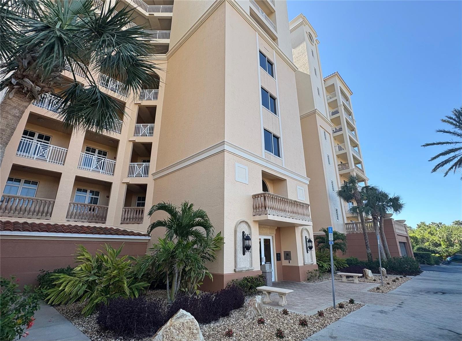 250 MINORCA BEACH WAY 206