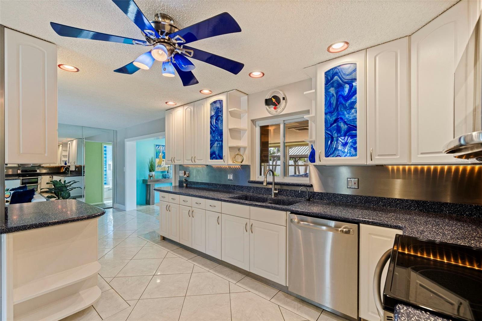 TIERRA VERDE - Residential