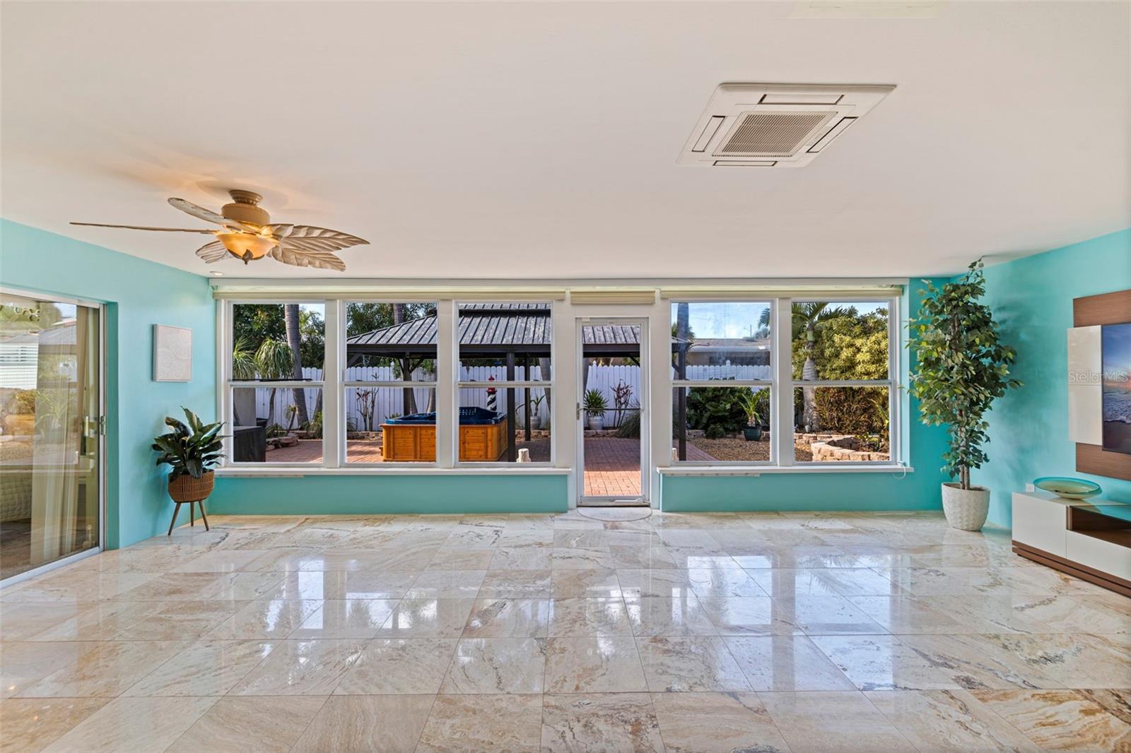 TIERRA VERDE - Residential