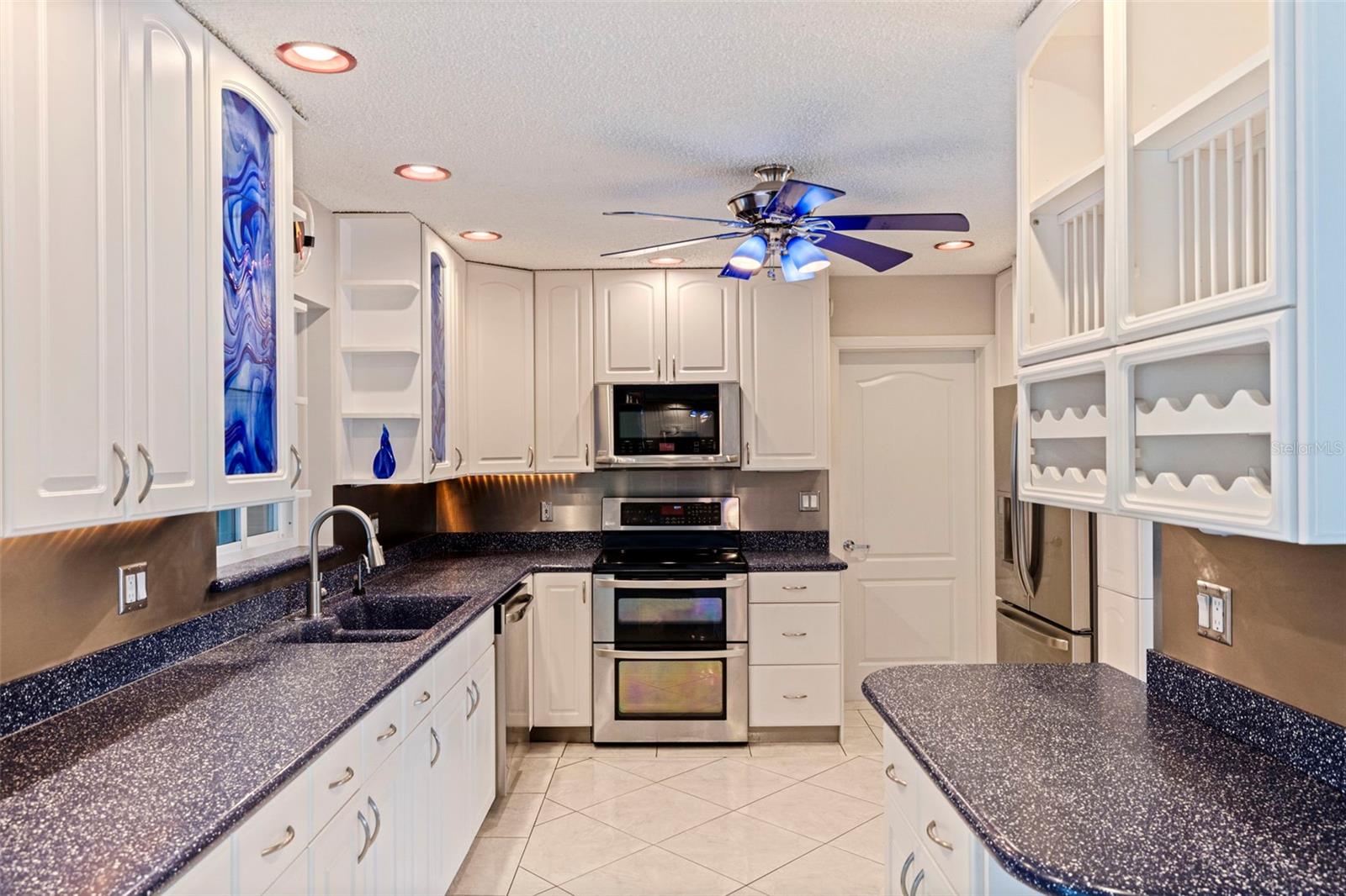 TIERRA VERDE - Residential