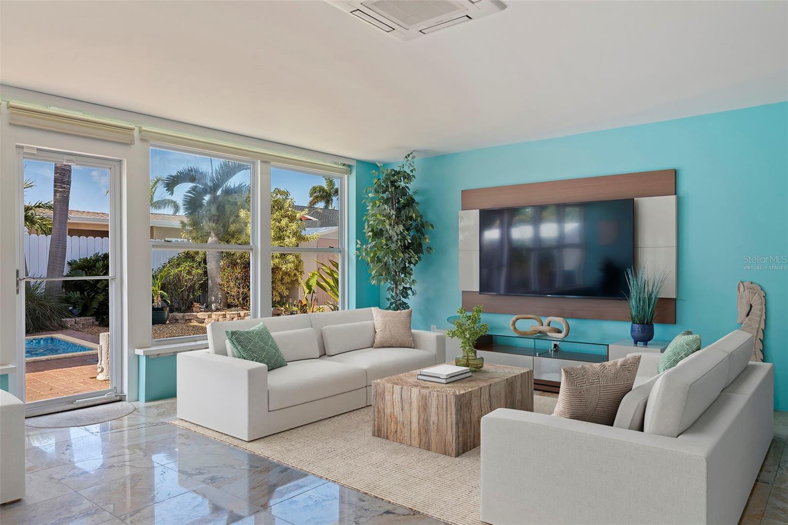 TIERRA VERDE - Residential