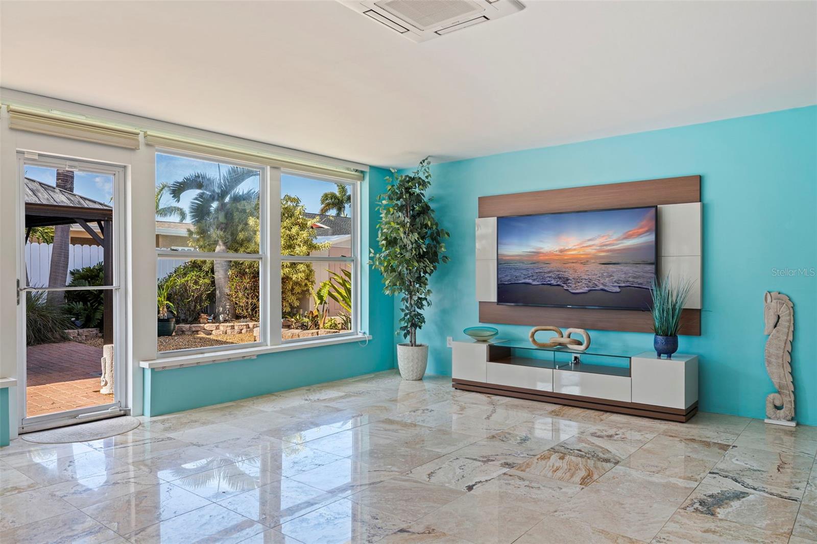 TIERRA VERDE - Residential