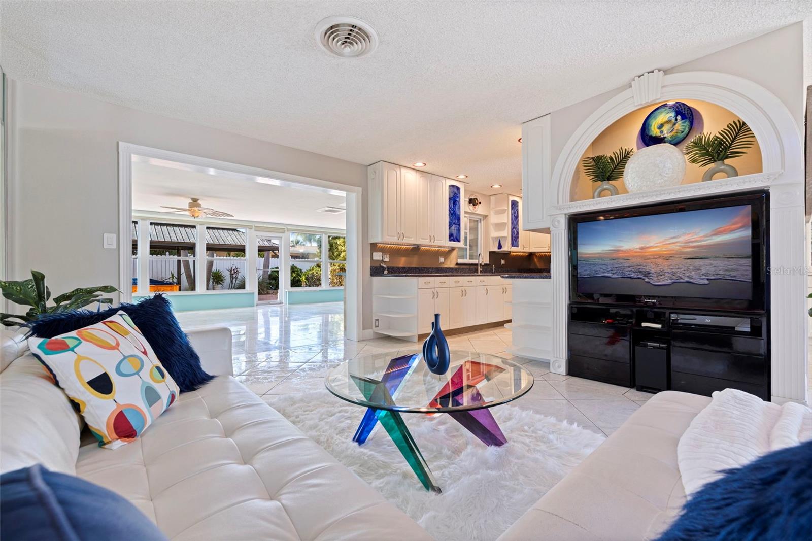 TIERRA VERDE - Residential