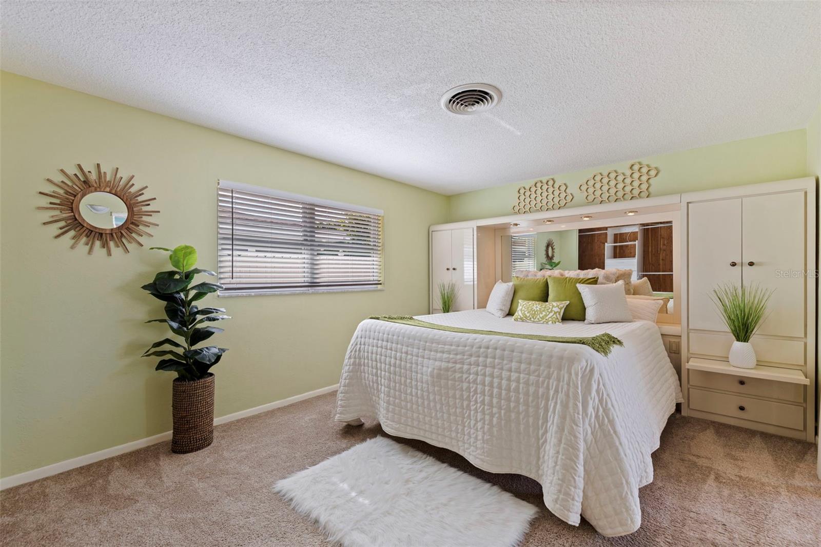 TIERRA VERDE - Residential