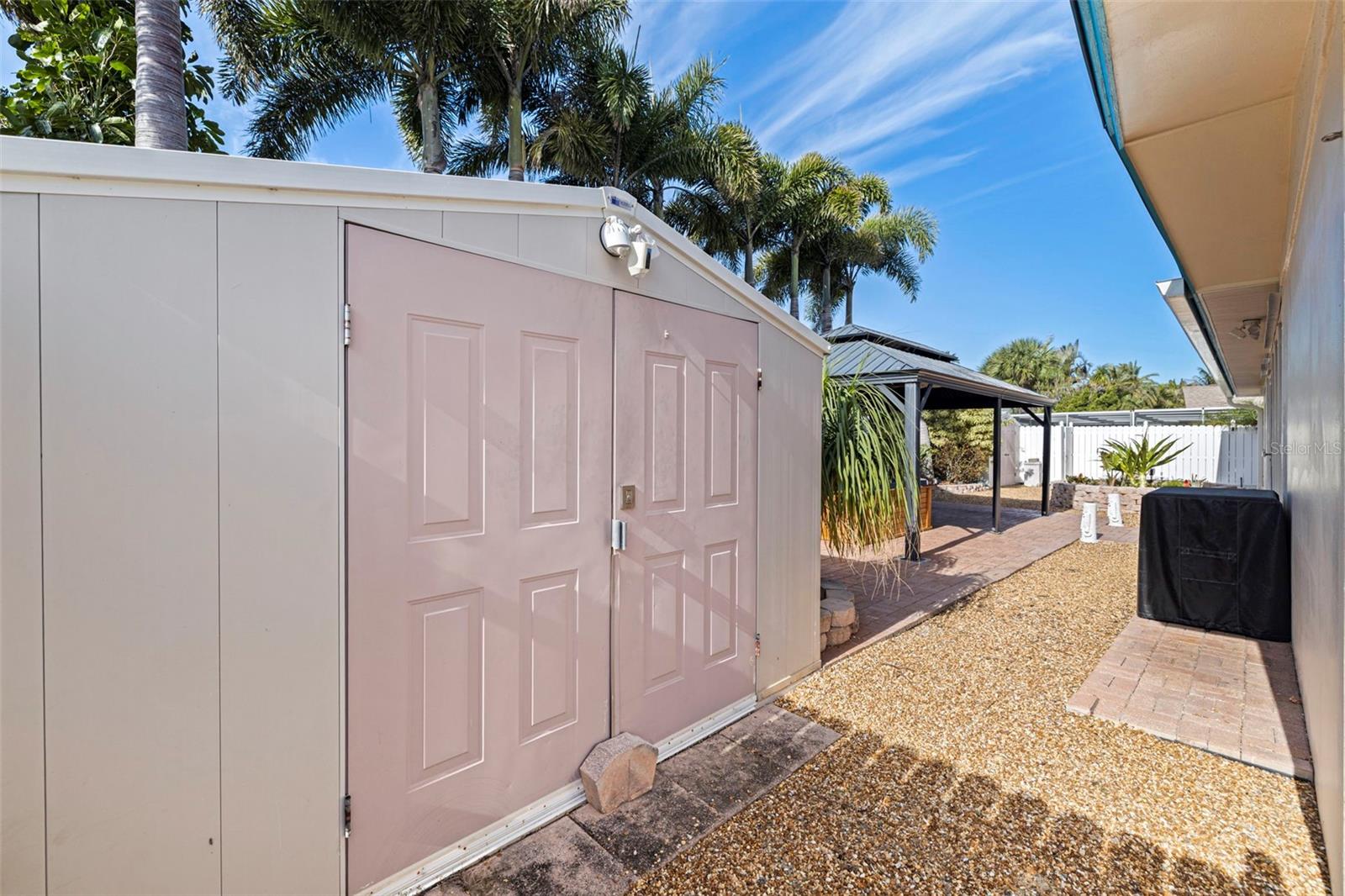 TIERRA VERDE - Residential