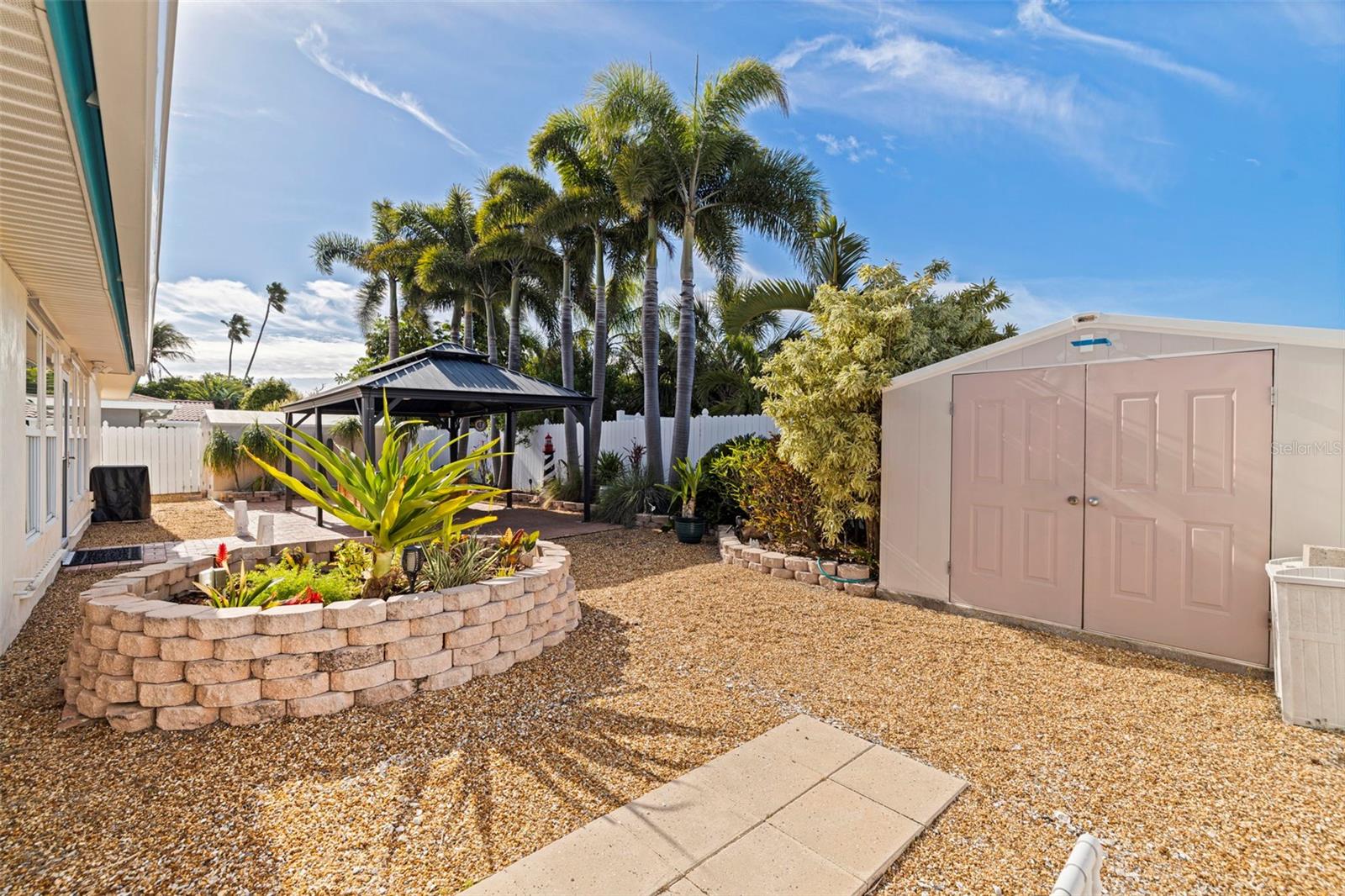 TIERRA VERDE - Residential