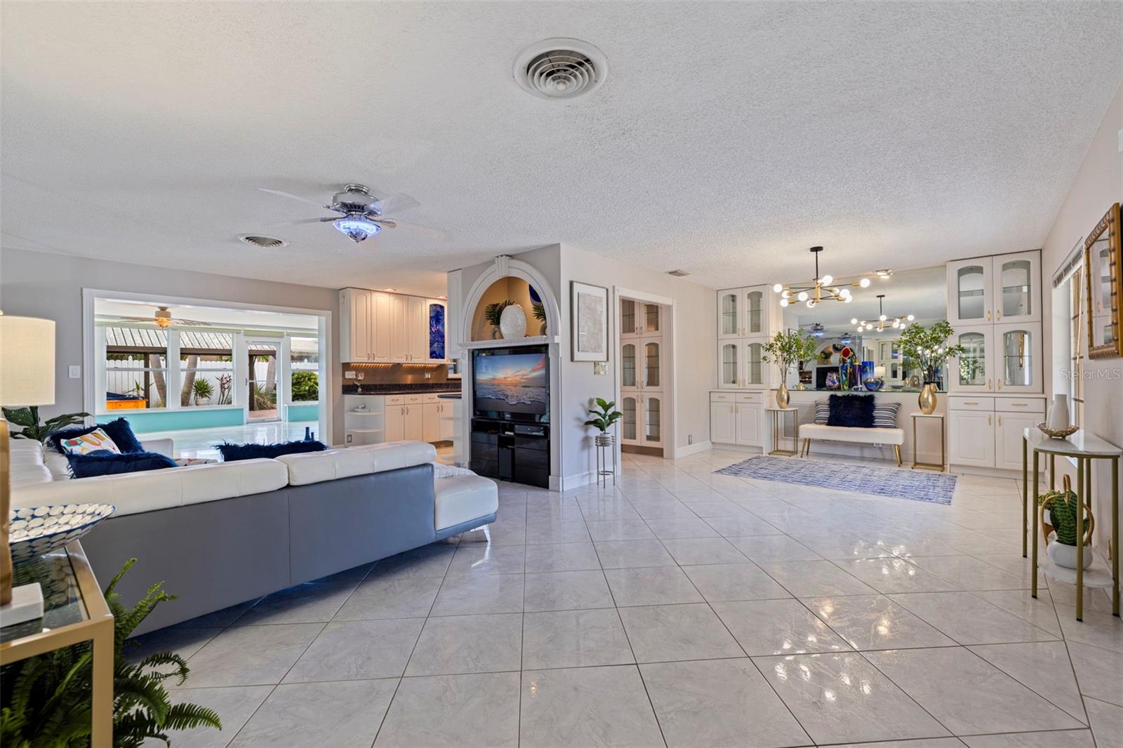 TIERRA VERDE - Residential