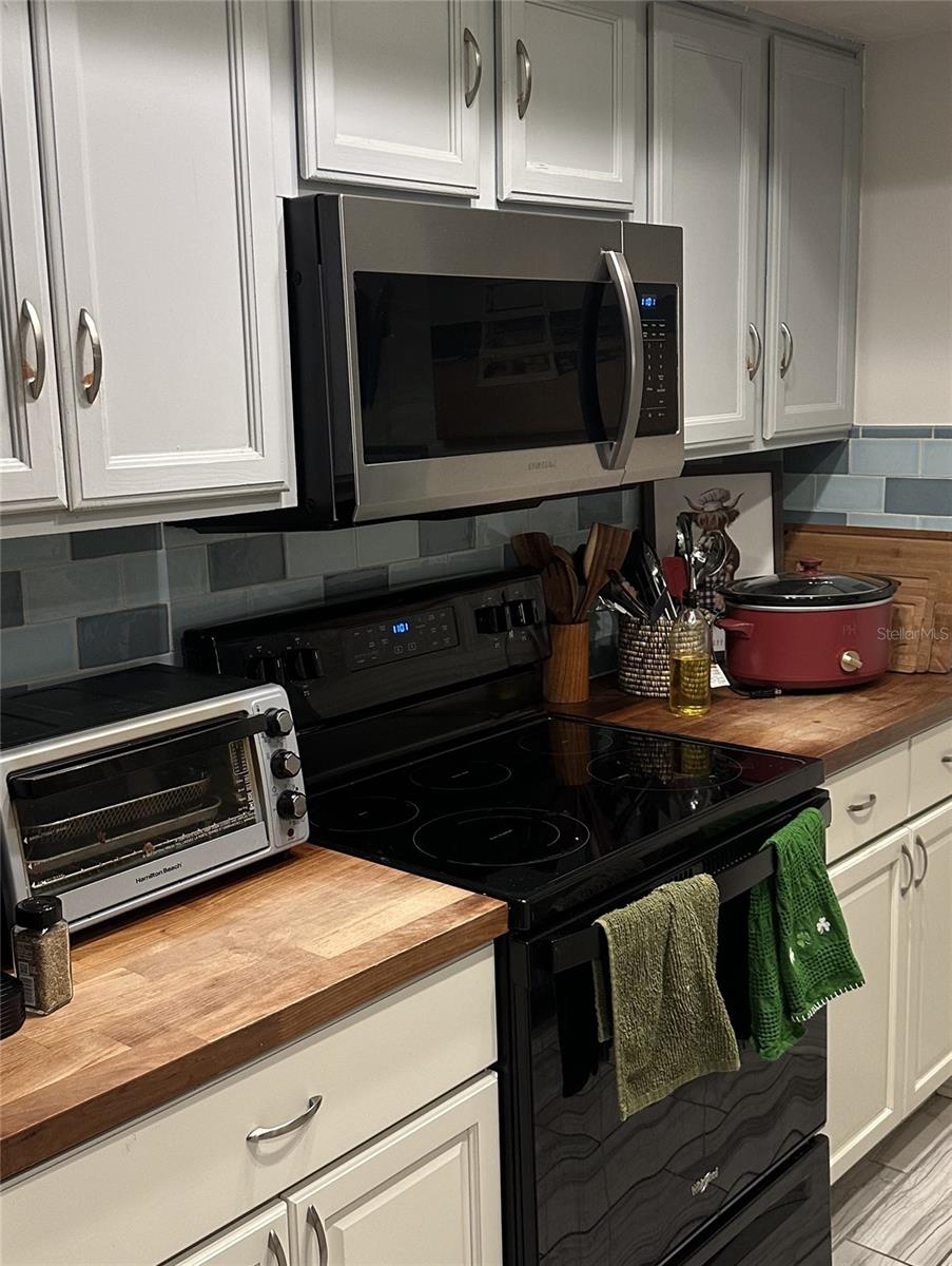 ROCKWOOD VILLAS - Residential