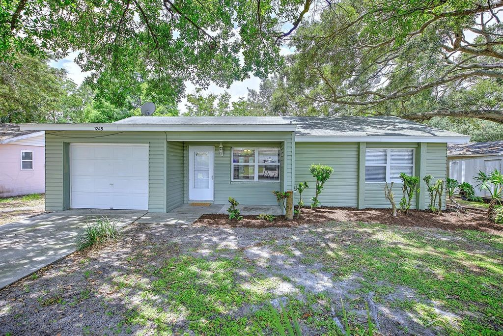 Photo of 1245 Honeytree Ln E Lane E, Lakeland, FL 33801 (MLS # L4962938)