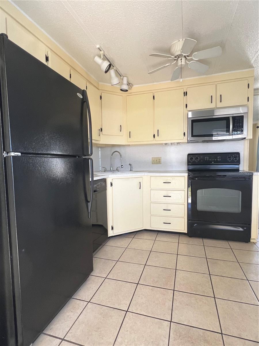 FAIRWAY VILLAGE MOBILE HOME PARK UNREC - Residential