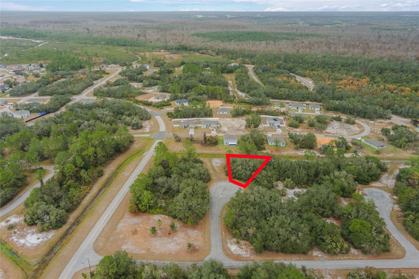 Build your dream home on this perfectly located on a cul-de-sac with Greenways at the rear and on one side of this large 10,559 square foot lot with enough space for a pool. The lot is in the vibrant and growing Poinciana community of Florida. Electric, water, and sewer utilities are in place and ready for service connection.
The lot is close to the Orlando International Airport and is in close proximity to medical facilities, shopping plazas with shops such as Burlington, Ross, TJMaxx, restaurants such as Outback Steakhouse, First Watch, Five Guys, banks, Sprouts Farmers Market, gas stations, car wash, parks, schools and major attractions, such as Disney, SeaWorld, Universal Studios, Legoland. Also, schools, including Valencia College and Polk State, are close by.
The Homeowners Association boasts a myriad of amenities, including two community centers with event/meeting rooms, an amphitheater, fitness center with state-of-the-art equipment, an aquatic center with 8 lap lanes, regular swimming pool, outdoor recreational areas such as sports fields/courts, a full-size basketball court, playgrounds, picnic facilities, walking trails, amphitheater. Build your dream home and enjoy the various annual activities like the Fireworks Spectacular, Trunk or Treat, and the APV Christmas Parade and Celebration.