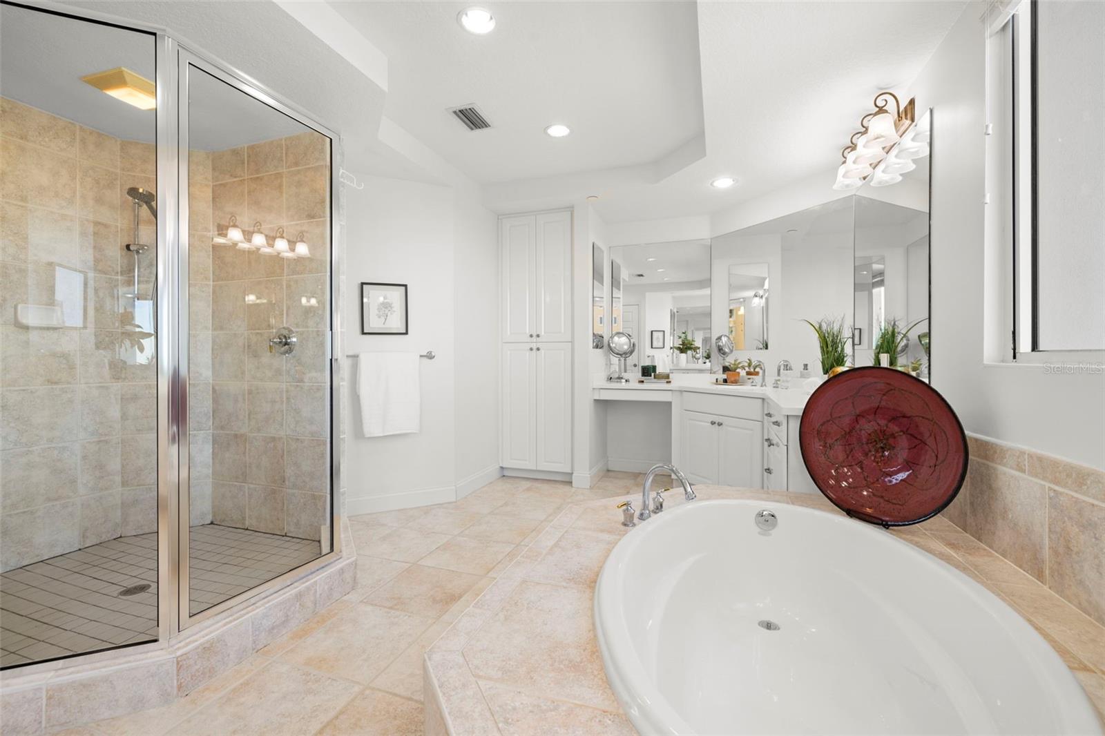 VINOY PLACE CONDO - Residential