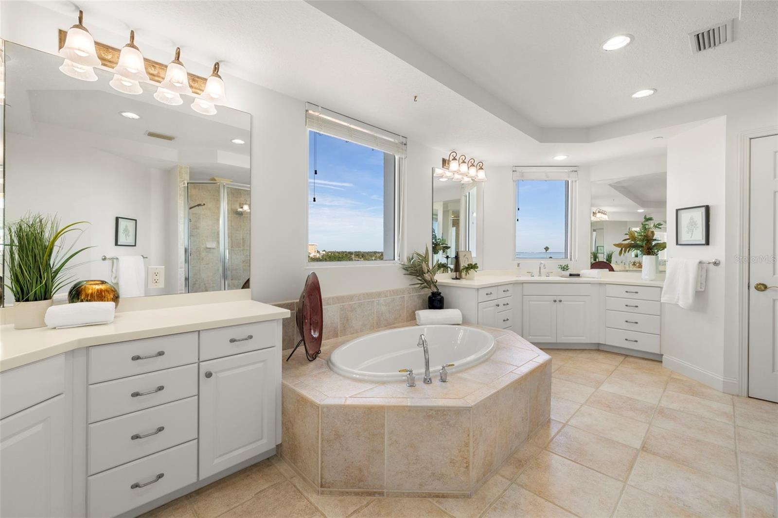 VINOY PLACE CONDO - Residential