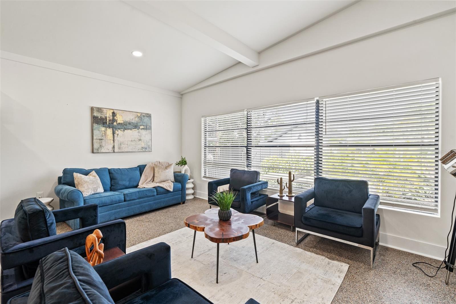 HOLLYWOOD PARK - Residential