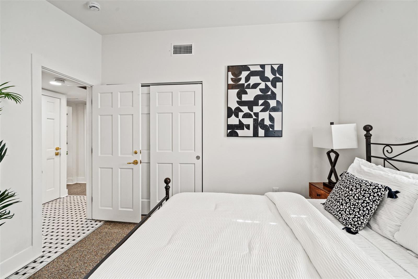 HOLLYWOOD PARK - Residential