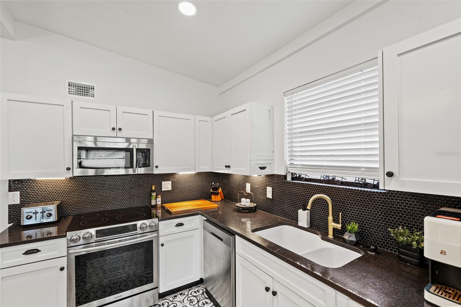 HOLLYWOOD PARK - Residential