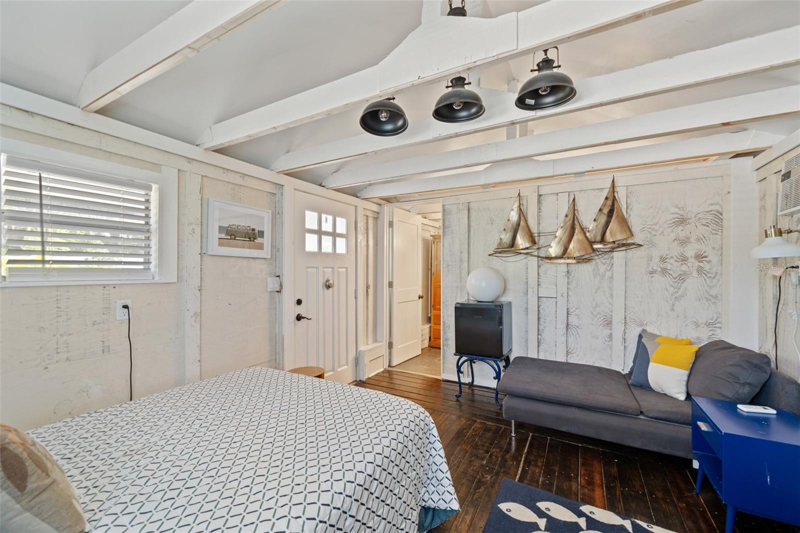 HOLLYWOOD PARK - Residential