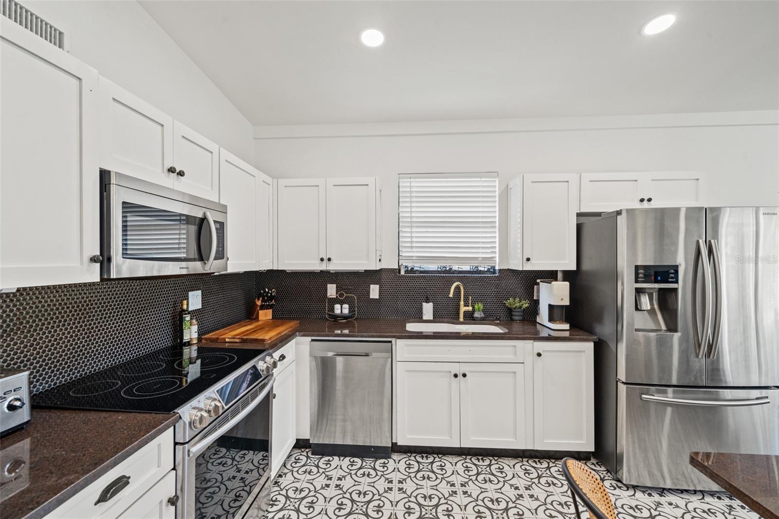 HOLLYWOOD PARK - Residential