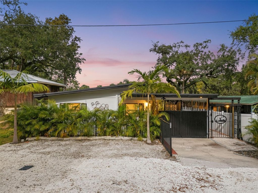 Photo of 308 E Hollywood Street, Tampa, FL 33604 (MLS # TB8455779)