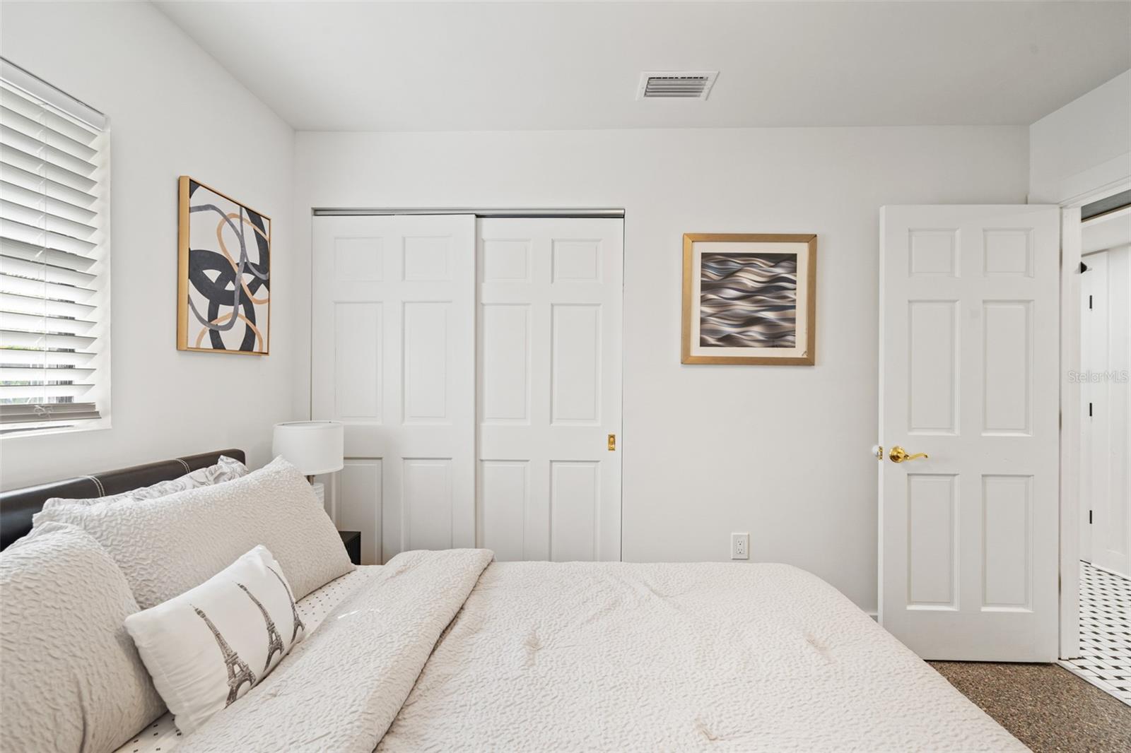 HOLLYWOOD PARK - Residential