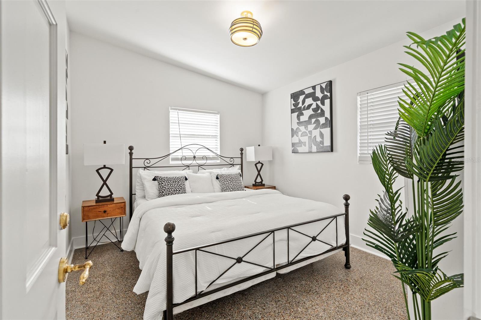 HOLLYWOOD PARK - Residential