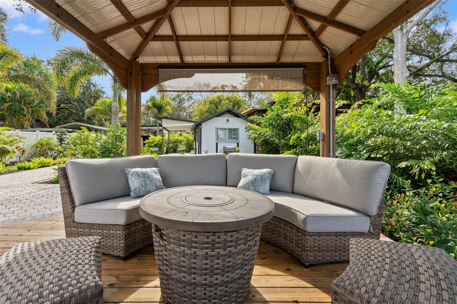 HOLLYWOOD PARK - Residential