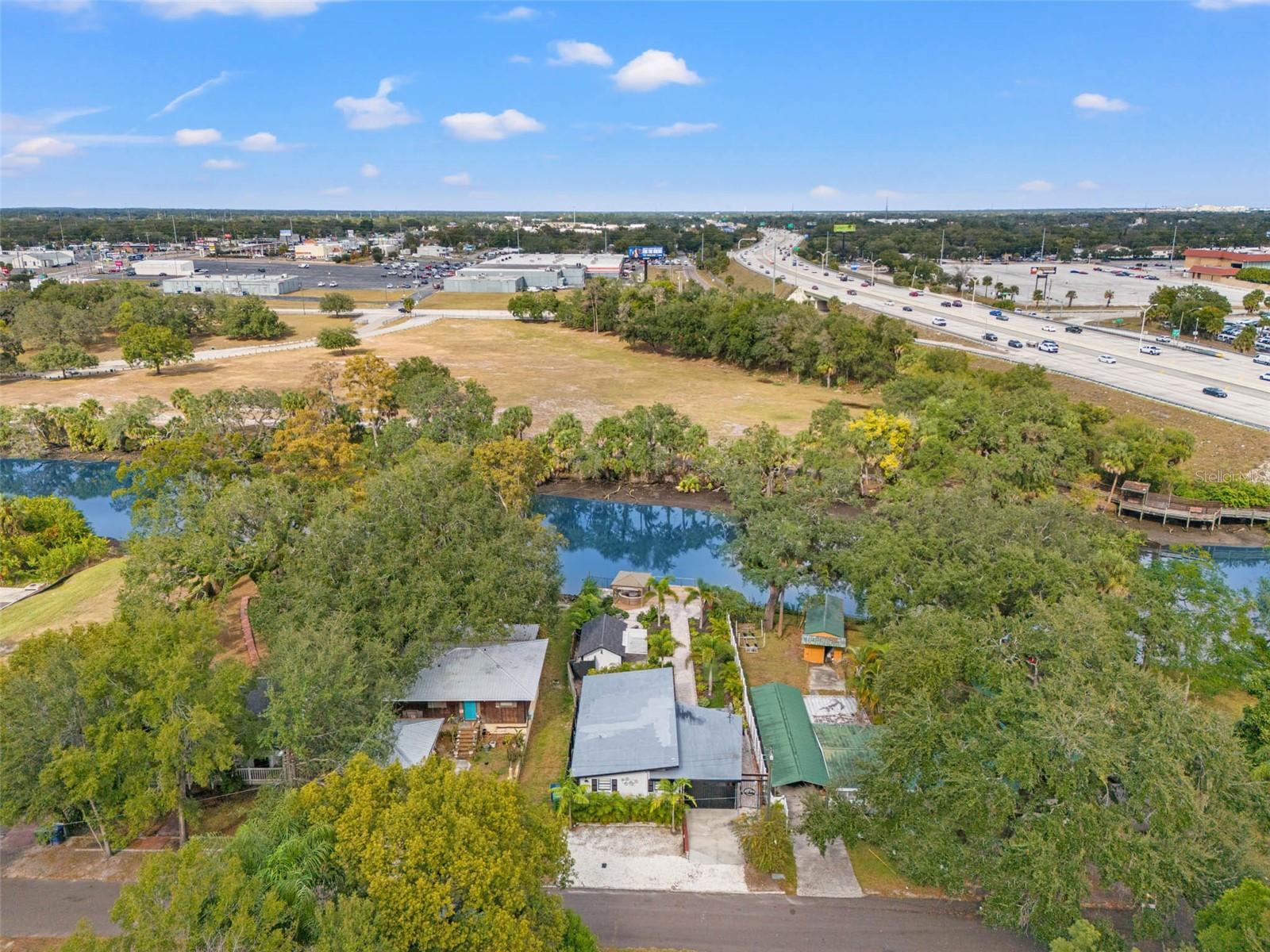 HOLLYWOOD PARK - Residential