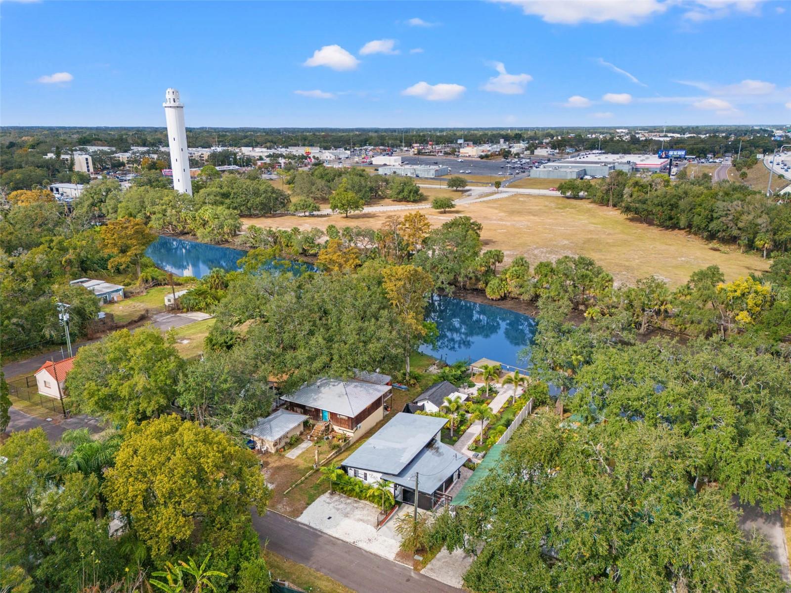 HOLLYWOOD PARK - Residential