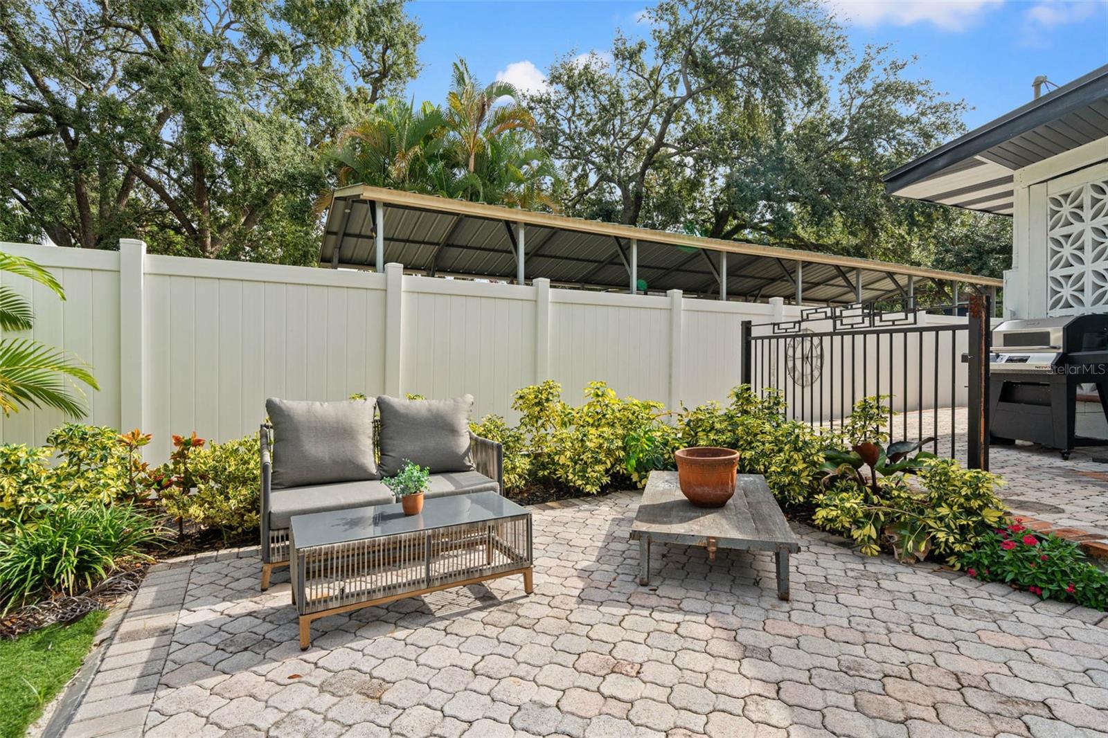 HOLLYWOOD PARK - Residential