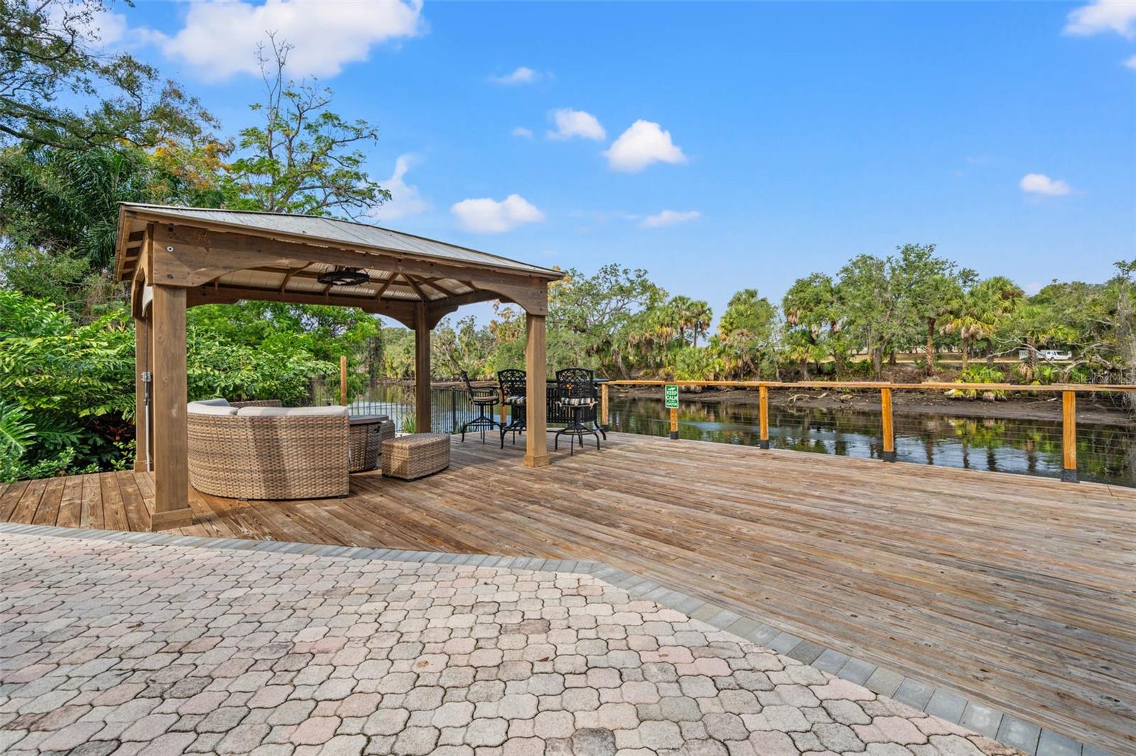 HOLLYWOOD PARK - Residential