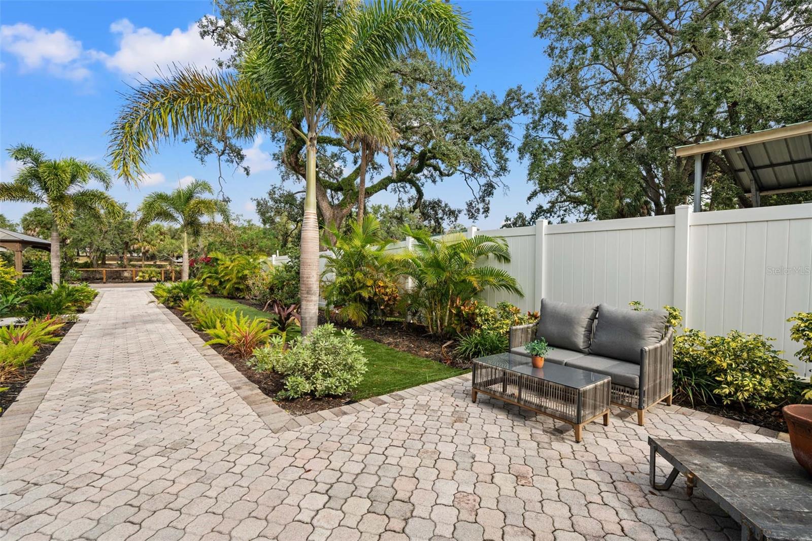 HOLLYWOOD PARK - Residential