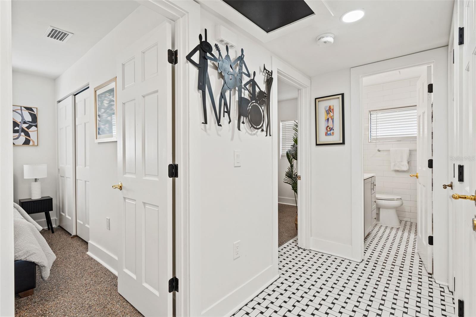 HOLLYWOOD PARK - Residential