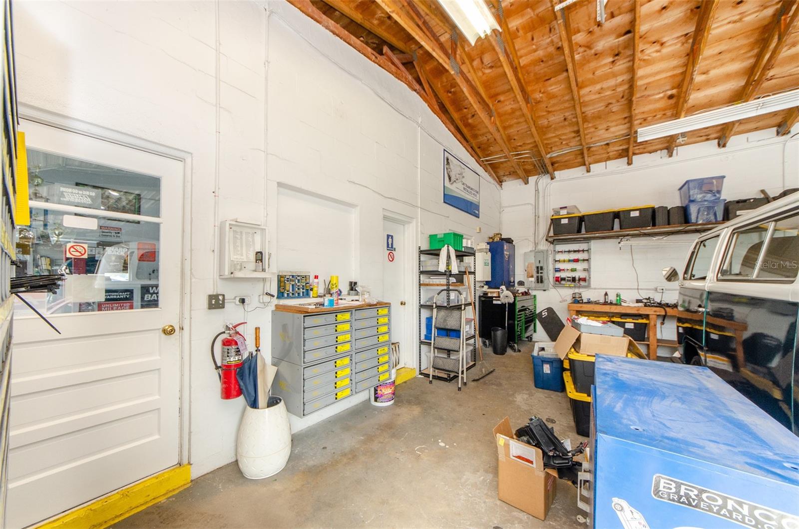 OAKLAND HEIGHTS - Commercial Sale