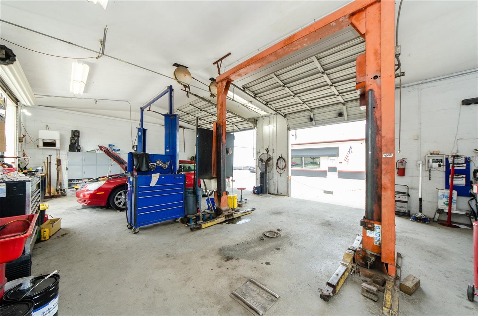 OAKLAND HEIGHTS - Commercial Sale