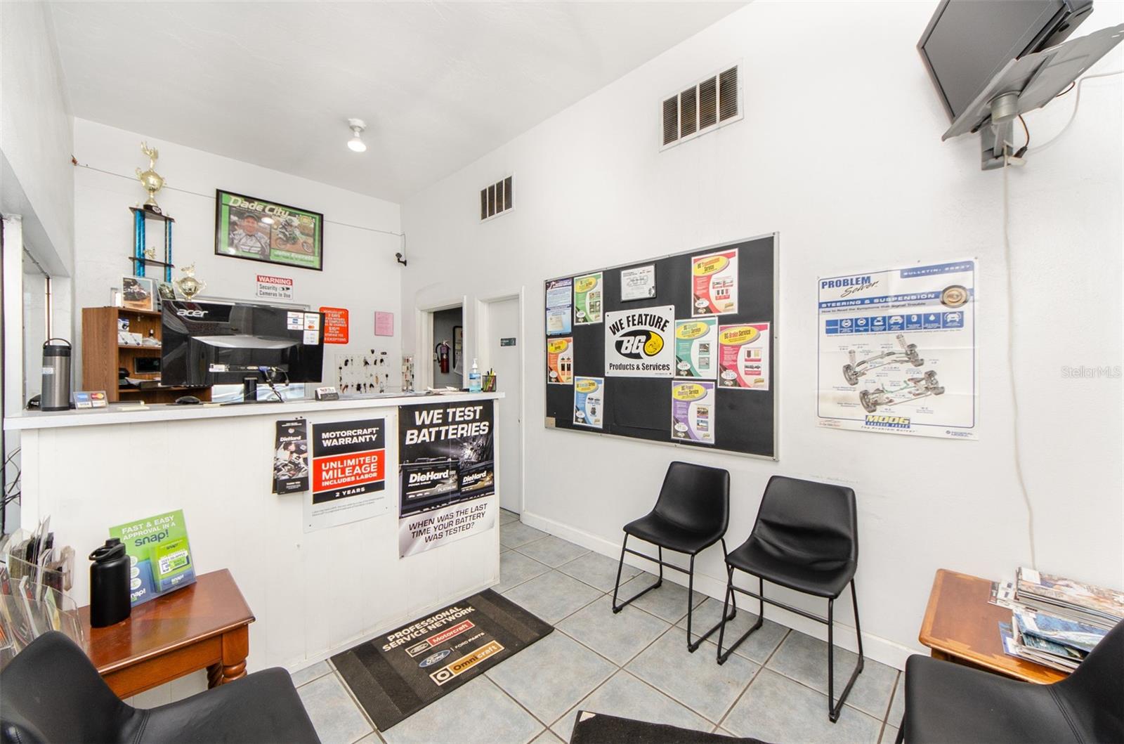 OAKLAND HEIGHTS - Commercial Sale