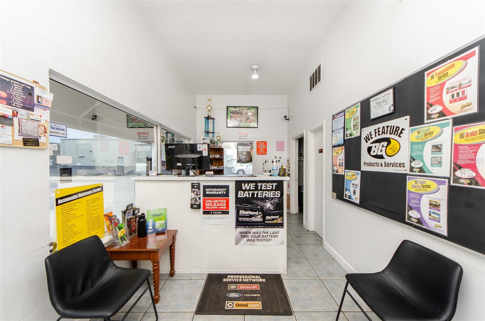 OAKLAND HEIGHTS - Commercial Sale