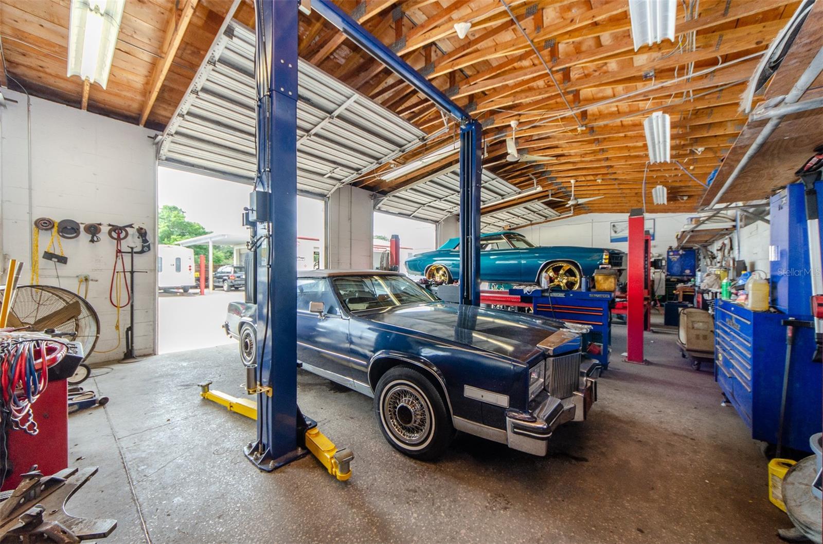 OAKLAND HEIGHTS - Commercial Sale