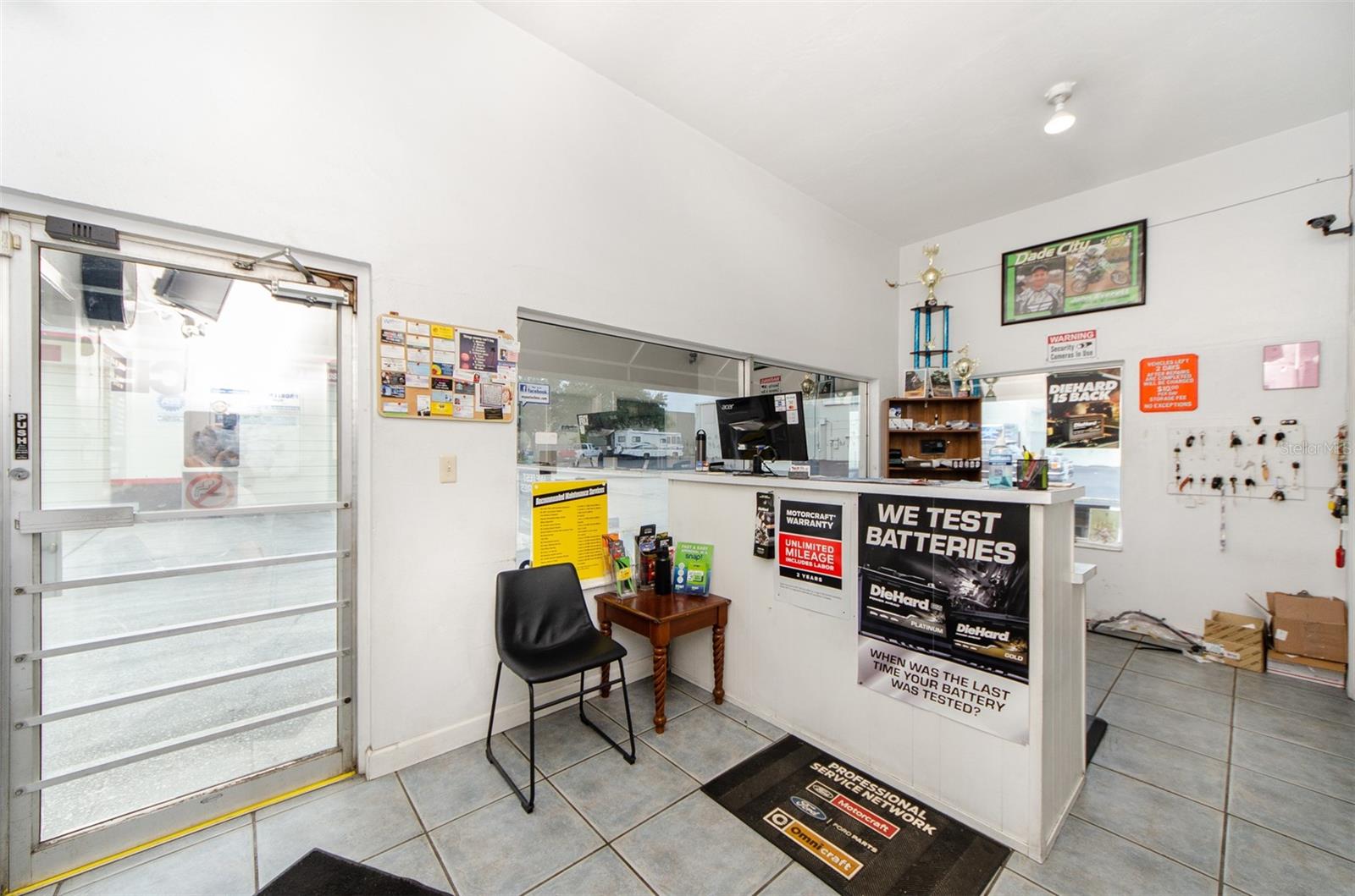 OAKLAND HEIGHTS - Commercial Sale