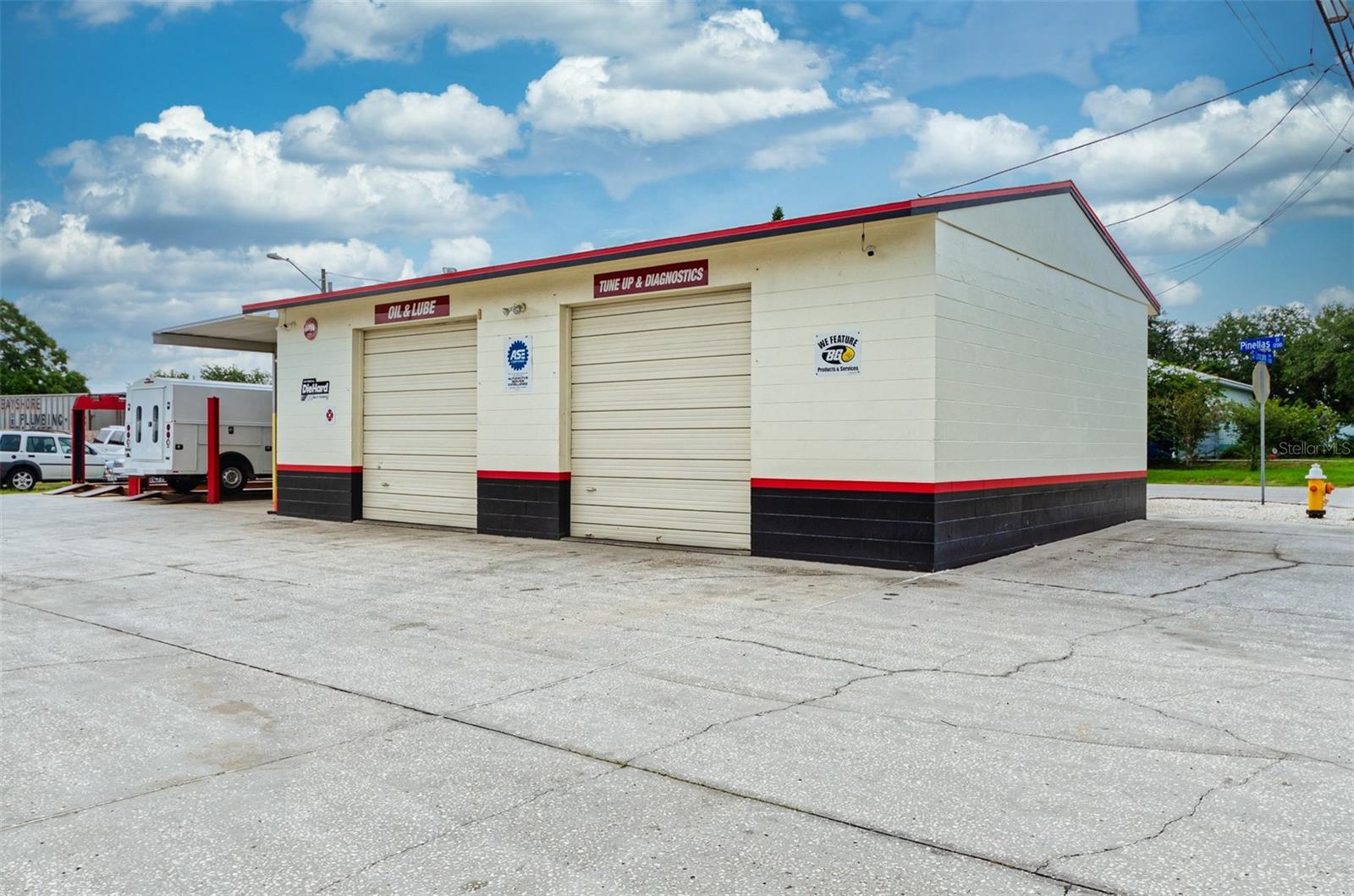OAKLAND HEIGHTS - Commercial Sale