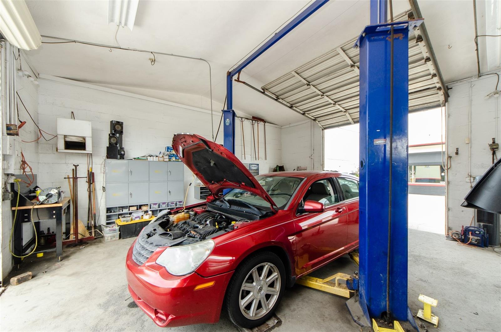 OAKLAND HEIGHTS - Commercial Sale