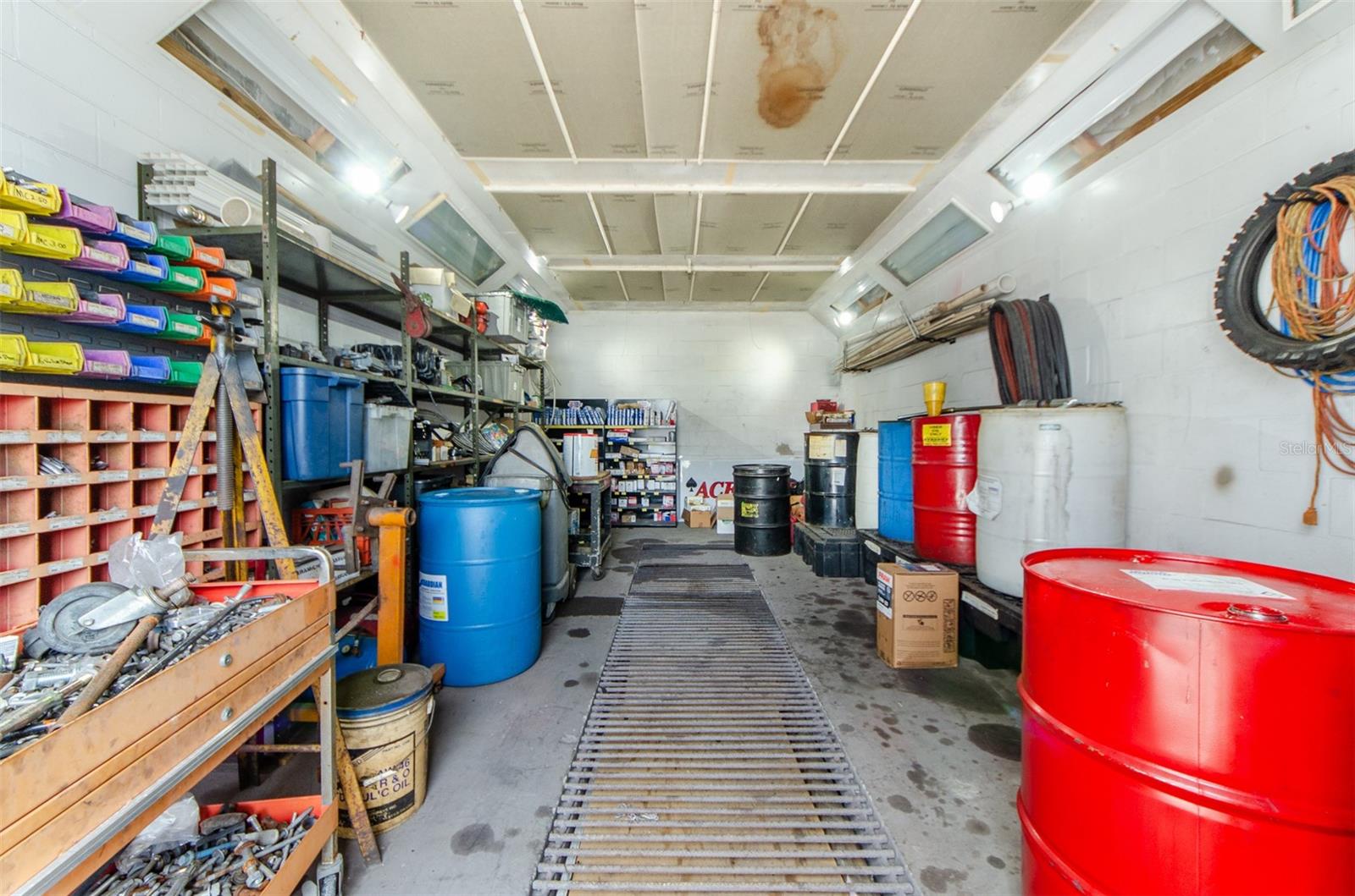 OAKLAND HEIGHTS - Commercial Sale
