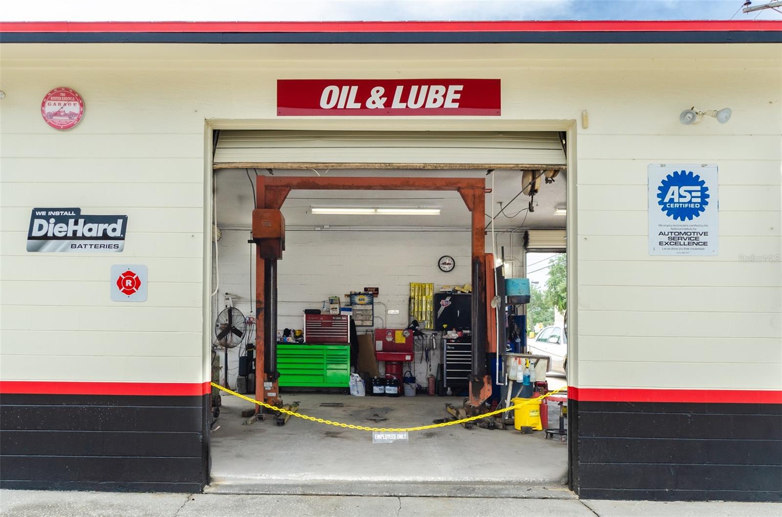 OAKLAND HEIGHTS - Commercial Sale