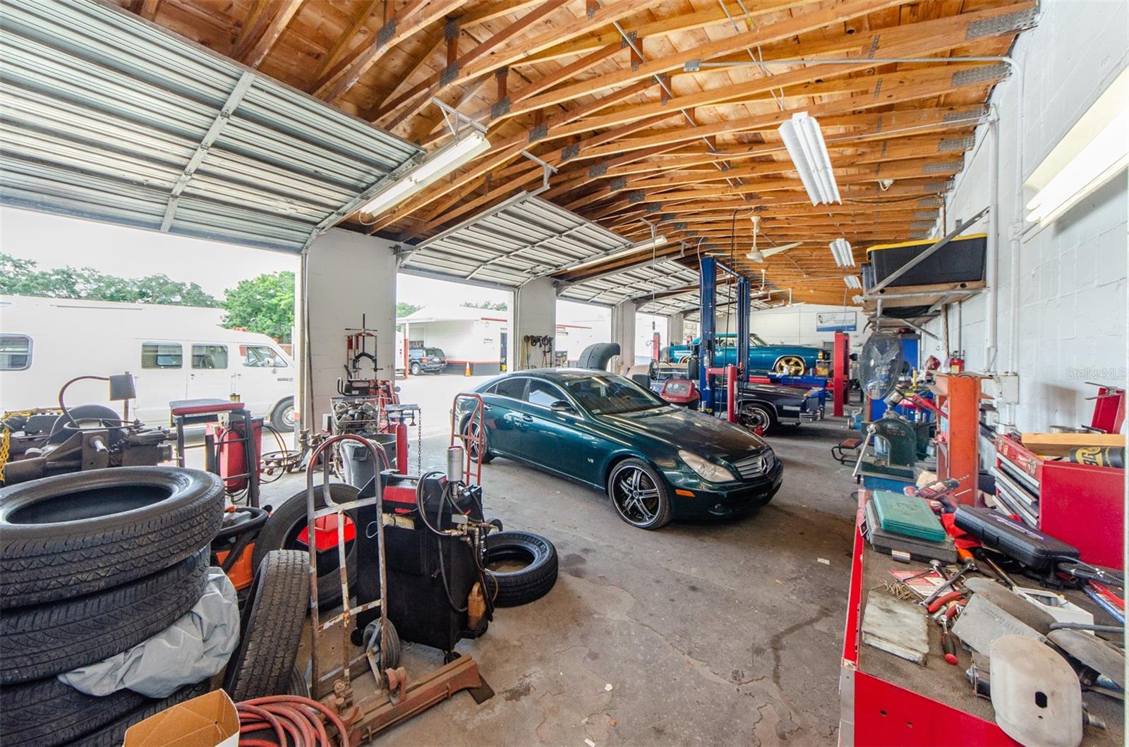 OAKLAND HEIGHTS - Commercial Sale