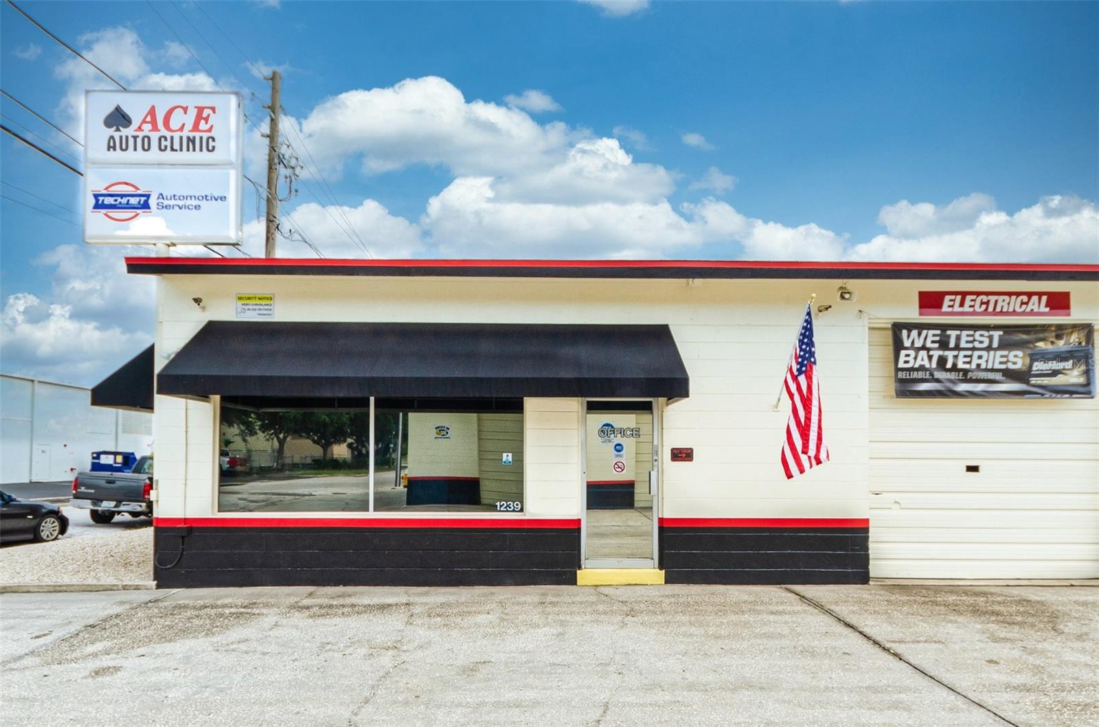 OAKLAND HEIGHTS - Commercial Sale