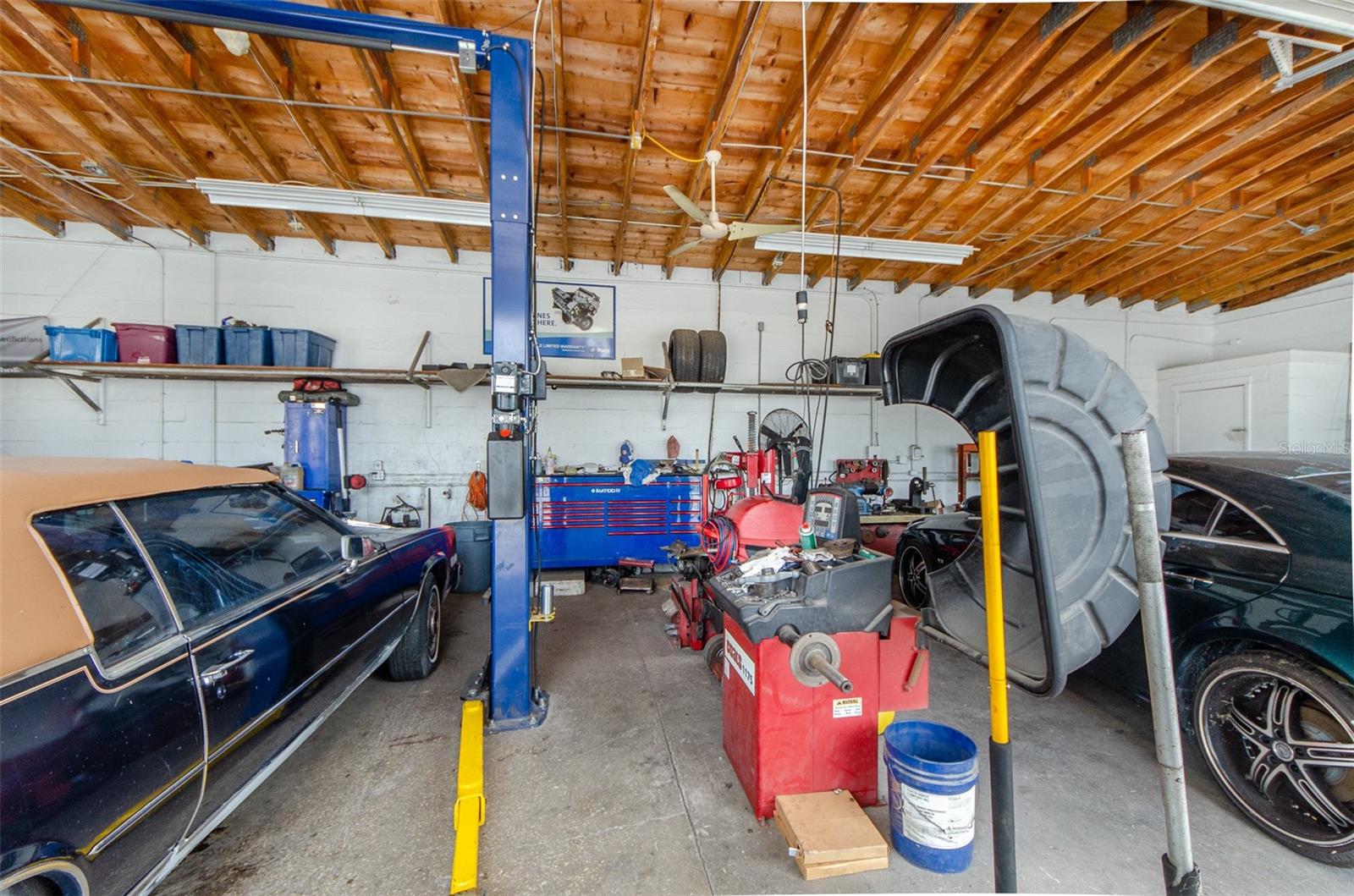 OAKLAND HEIGHTS - Commercial Sale